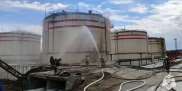 В России горит нефтеперерабатывающий завод “Лукойла”. ВИДЕО