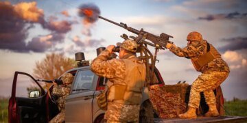 Россия атаковала Днепр и Павлоград дронами, повреждена четырехэтажка, есть раненые . ВИДЕО