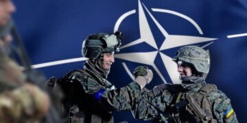 НАТО должно учиться у Украины, если не хочет проиграть войну с РФ, – шведский командующий