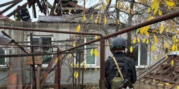 Донецкая область под огнем: россияне били дронами по домам и автобусу. ФОТО