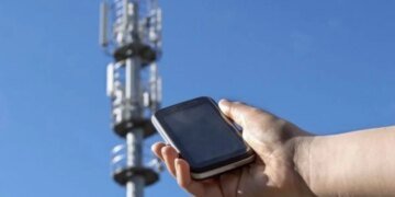 Свет дали — сигнала нет: Vodafone объяснил причины масштабных ограничений