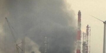 Силы обороны поразили НПЗ в Оренбургской области РФ — взрывы и пожар