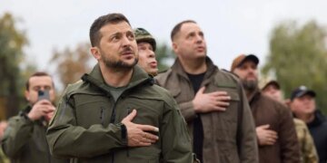 Отставка Ермака стала “самым умным шагом Зеленского”— The Guardian