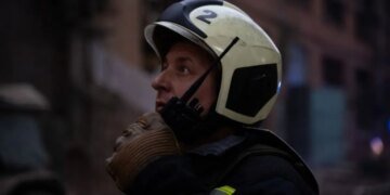 Россия ударила по Вышгороду: разрушена многоэтажка. ВИДЕО