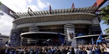 “Мілан” та “Інтер” викупили легендарний стадіон “Сан-Сіро”, щоб його знести