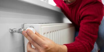 “В достатньо некомфортних умовах зимовий період може бути пройдений Україною”, – експерт заявив про “дуже обережний оптимізм”