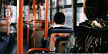 У Канаді чоловік викрав пасажирський автобус і возив людей, поки не збився з маршруту