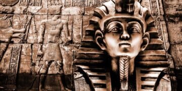 Таємниці розкопок гробниці Тутанхамона: мумію довелося обезголовити, щоб дістати з труни