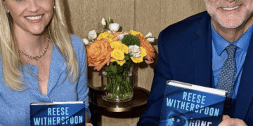 Різ Візерспун оскандалилася через нову книгу про Росію та отримала велику хвилю гейту в Мережі