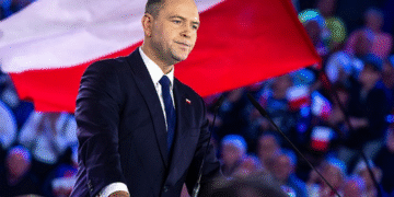 Навроцький попередив, що Польща надає допомогу українським біженцям останній рік