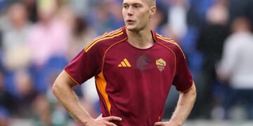 “Він прогресує”: наставник “Роми” вперше похвалив Довбика