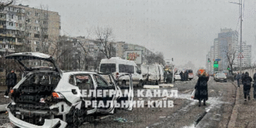 У Києві розчистили Харківське шосе від уламків ракет і дронів та відновили рух трамваїв