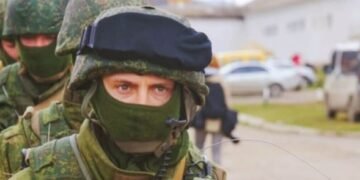 Росіяни у Куп’янську розмахують прапорами, через це їх легше знаходити, – ЗСУ