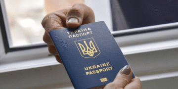 З 1 січня 2026 року змінюються правила виїзду за кордон деяких чоловіків: подробиці