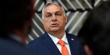 Орбан пугает Европу войной и тянет Венгрию в сторону Москвы