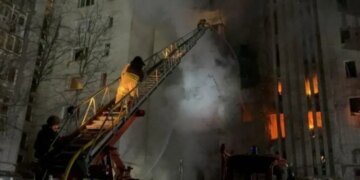 Атака на Ахтырку: горела многоэтажка, среди пострадавших – ребенок