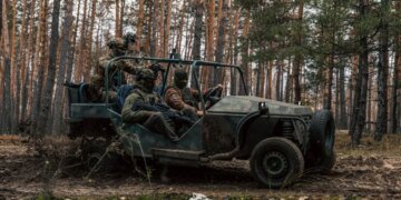 Украинские войска отражают атаки россиян: 127 боевых столкновений с начала суток