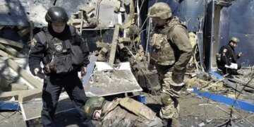 Оккупанты атаковали с дрона Херсон: 2 раненых, один из них «тяжелый»