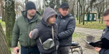 Жителя Кривого Рога задержали за вымогательство 300 тыс. грн за «молчание»