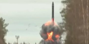 У страха глаза велики: почему путинский чудо-“Орешник” физически не долетит до Киева из Беларуси