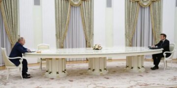 В Кремле сделали заявление, готовы ли говорить с Макроном