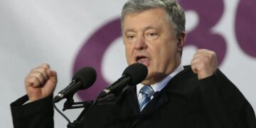 Порошенко встал на защиту Коломойского, спасаясь от тюрьмы за госизмену и торговлю с рф, – эксперт