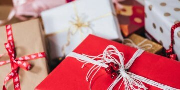 Праздничные «подарки», которые могут стоить должности: ограничения для публичных служащих