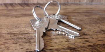 Почему в доме постоянно пропадают вещи и что это может означать