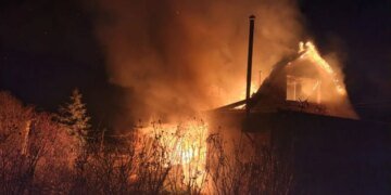 Армия РФ обстреляла два района Днепропетровской области: возникли пожары