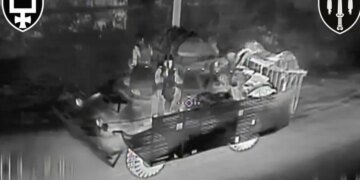 Сожгли БТР и не только: дронари штурмовой отработали по технике оккупантов