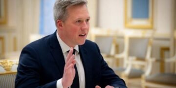 “Перевищив свої повноваження”: Дрісколла відсторонили від переговорів щодо завершення війни РФ проти України, – The Telegraph