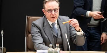 Премьер Бельгии Барт де Вевер считает, что Россия не проигрывает войну в Украине, а передачу замороженных активов Киеву называет «кражей».