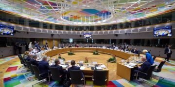 ЕС согласился, что репарационный кредит является единственным жизнеспособным вариантом для Украины. Она получит €90 млрд в следующие два года.