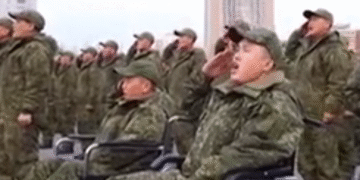 Кім Чен Ин зустрів своїх “героїчних” солдатів, які воювали за РФ