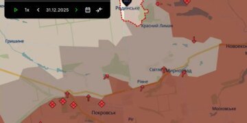 Россияне с нескольких направлений штурмуют село, в котором решается судьба Покровского направления