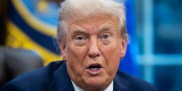 Трамп в пух и прах разругался с известным голливудским актером