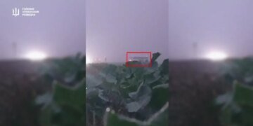 Прилетело рядом с ракетчиками: в Кореновске взорвался КАМАЗ с путинскими военными. ВИДЕО