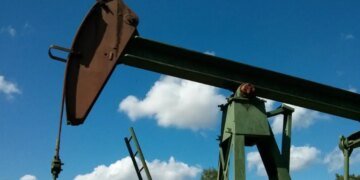 США начали немедленную продажу на мировом рынке 50 миллионов баррелей венесуэльской нефти