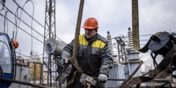 Алексей Кучеренко. Никакого блэкаута в Днепре и Запорожье нет, просто сработала автоматика, а катастрофу придумали