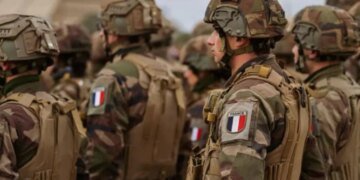 Шість тисяч французьких військових можуть бути розміщені в Україні після укладення мирної угоди – ЗМІ