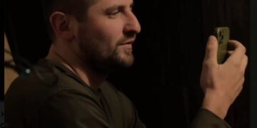 Взяв шлюб просто на позиції: боєць бригади "Хижак" одружився через "Дію"