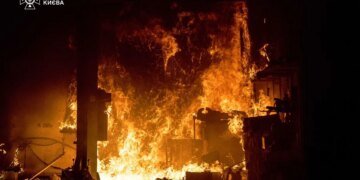 Враг атаковал дронами Киев: вспыхнул пожар