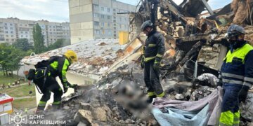 Россияне “Шахедом” сожгли жилой дом в Харьковской области