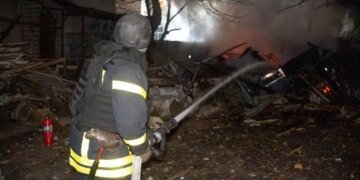 росія завдала ударів по Одесі вночі 13 січня: 5 постраждалих, пожежі та руйнування