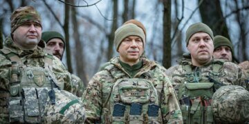 Сирський підбив підсумки року: ворог хотів завершити війну розгромом, мав намір вийти до Одеси, та його плани зірвано