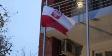 Під час російської атаки на Одесу пошкодили консульство Польщі – МЗС