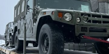 Логістичний щит від Токіо: Японія завершила передачу спецтехніки для ЗСУ