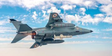 Индия скупает по всему миру списанные самолеты Jaguar, даже 60-летние: что происходит