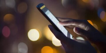 МОЗ США ініціює масштабне дослідження випромінювання мобільних телефонів