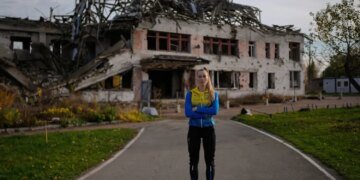 Спорт гартований війною: молоді лижники у Чернігові тренуються на розбомбленій базі